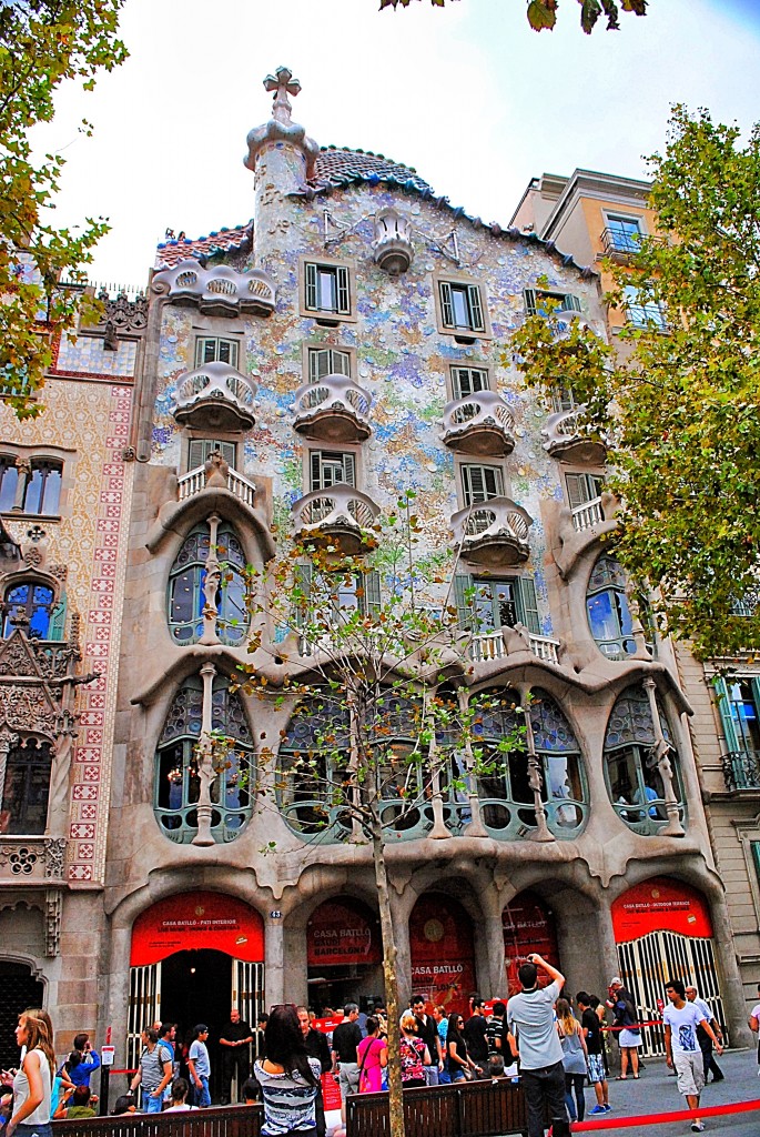 casa-batllo-facade-685x1024