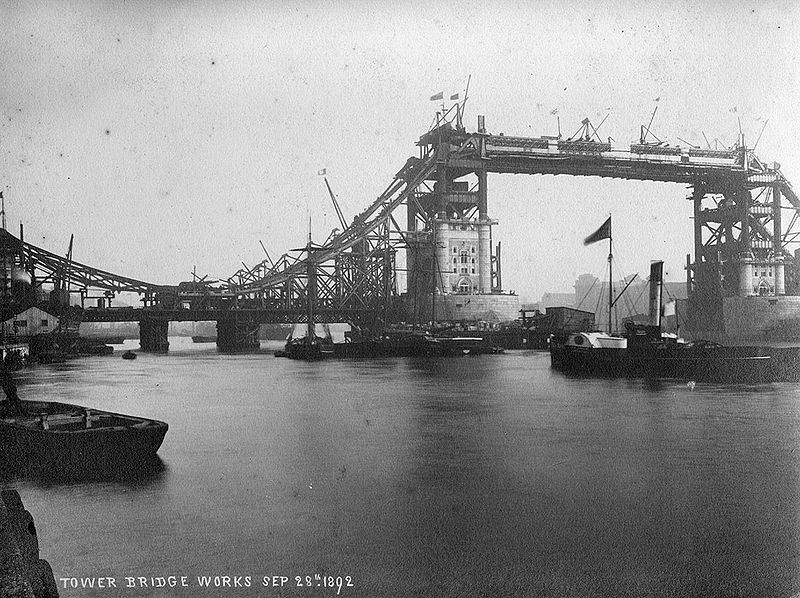 800px-Tower_bridge_works_1892