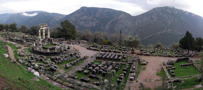 1280px-Athina_Pronaia_Sanctuary_at_Delphi