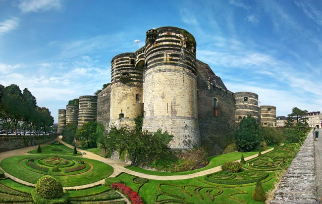 castle_of_the_dukes_of_anjou_in_angers_pays_de_la_loire