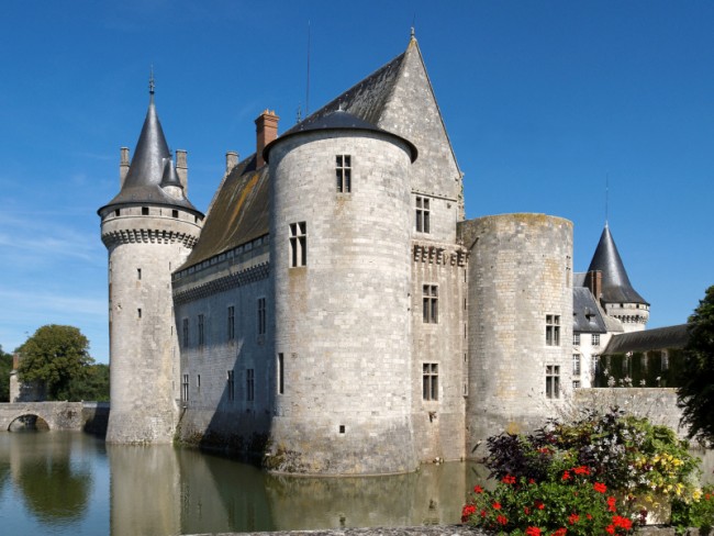 sully-sur-loire_castle_centre