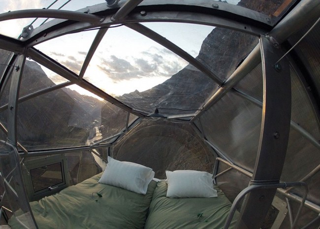 scary-see-through-suspended-pod-hotel-peru-sacred-valley-1dc