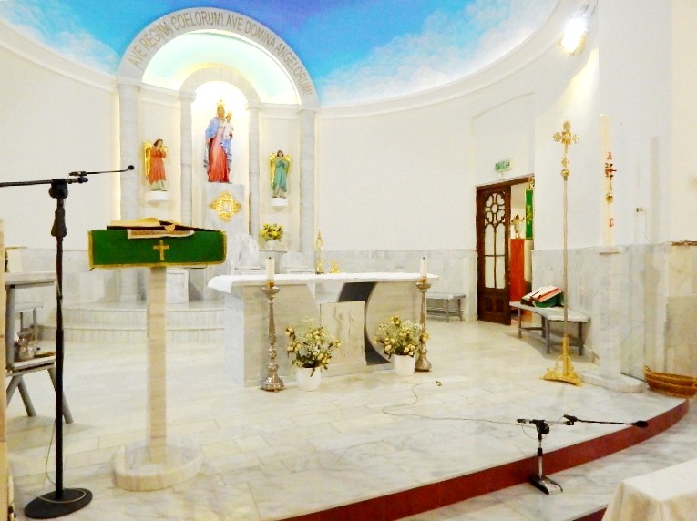 Altarul Sfânta Fecioară Maria, Regină. Foto: 2015