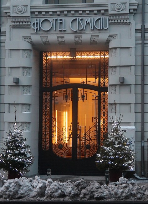 Hotel_cismigiu_door_2012