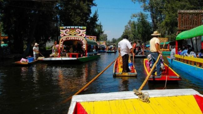 tlmd_xochimilco_trajineras_mexico_tradiciones_canales