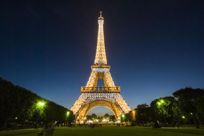 france-eiffel-tower-at-night