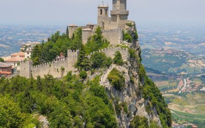 Topul celor mai inaccesibile edificii din lume: cetăți, faruri, mănăstiri …