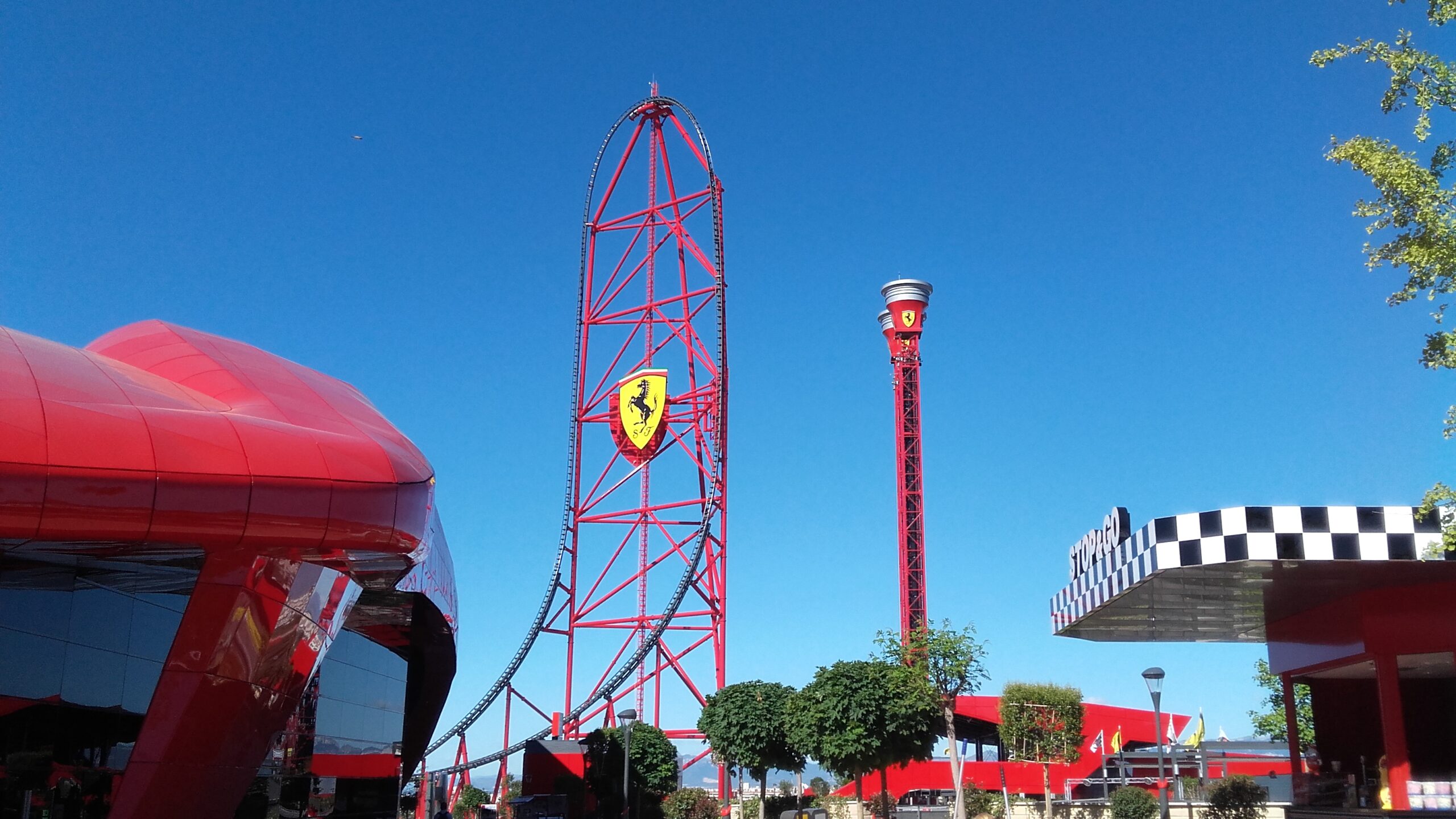 Se lucrează la primul parc de distracţii Ferrari din Europa