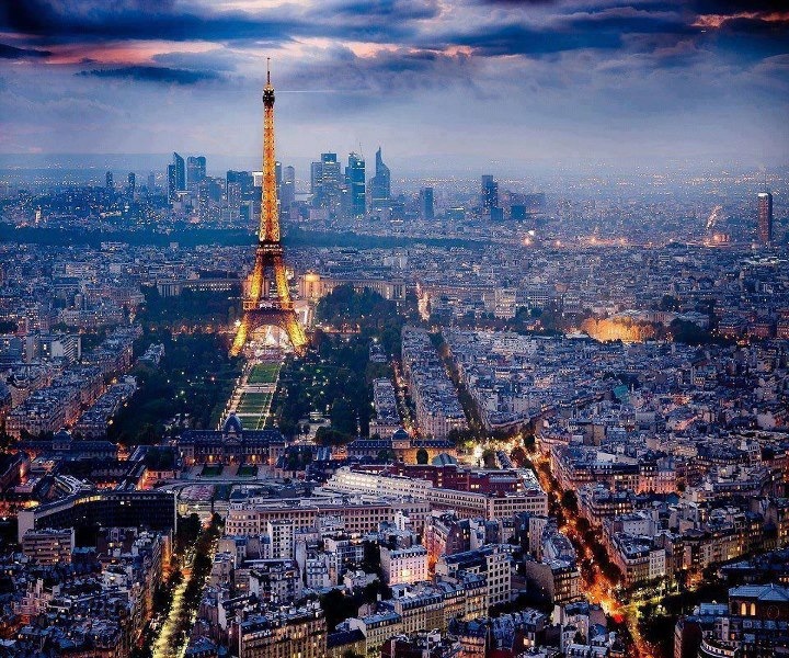 Paris, oraşul luminilor