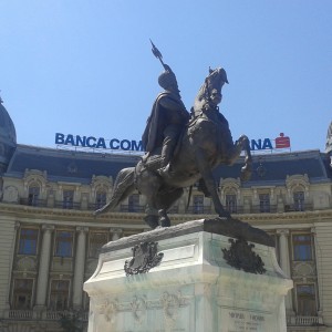 Statuia lui Mihai din fața Universitatii Bucuresti credit foto @turismistoric