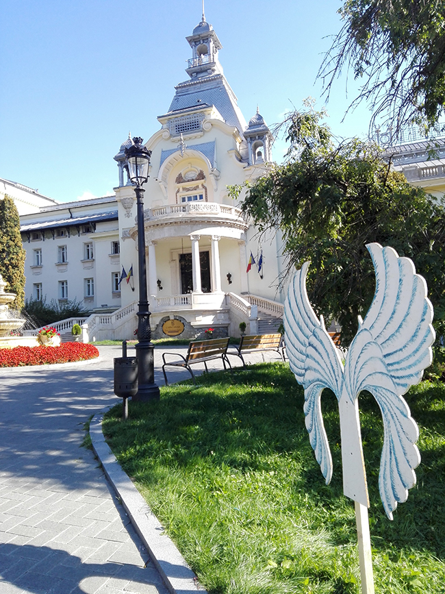 Poveștile Cazinoului din Sinaia – inaugurat cu scandal, plin de drame personale și de iluzia îmbogățirii rapide