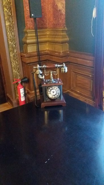 telefon-model-vintage, BNR, Bucuresti Credit foto @turismistoric