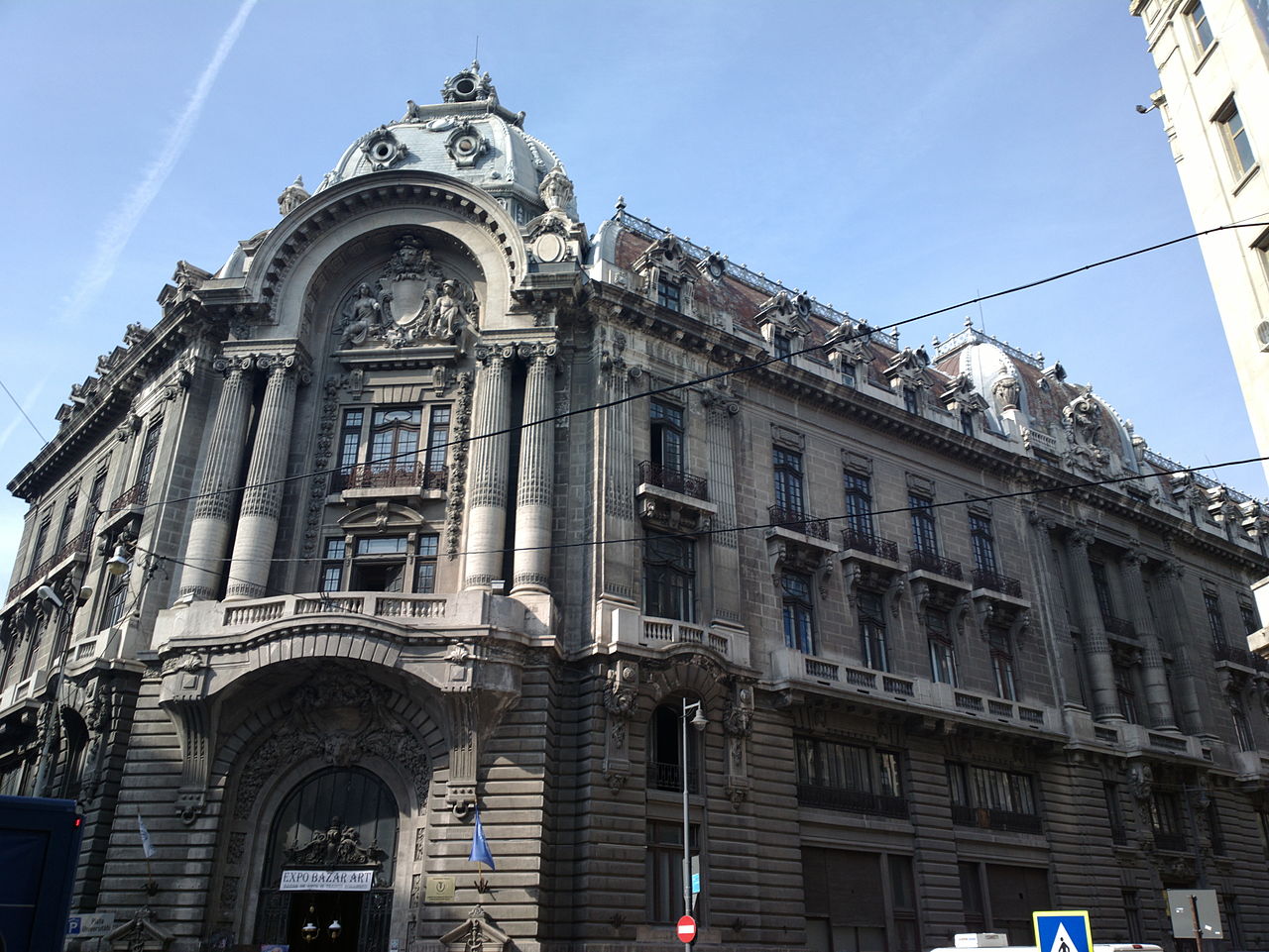 Palatul Bursei din Bucureşti, o clădire de patrimoniu de care nu se vorbește prea mult