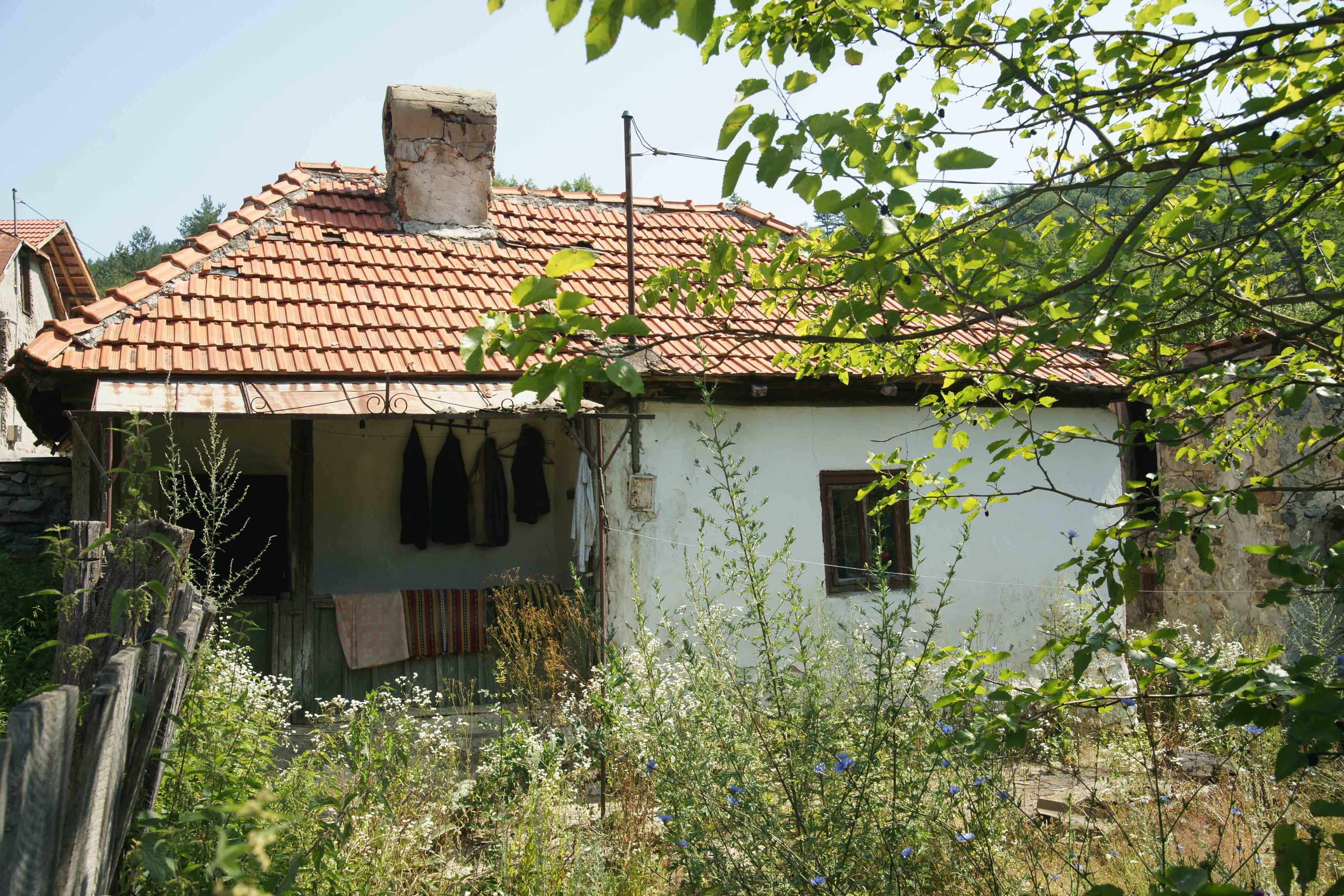 Tabăra de voluntari pentru reconstruirea unor case tradiționale