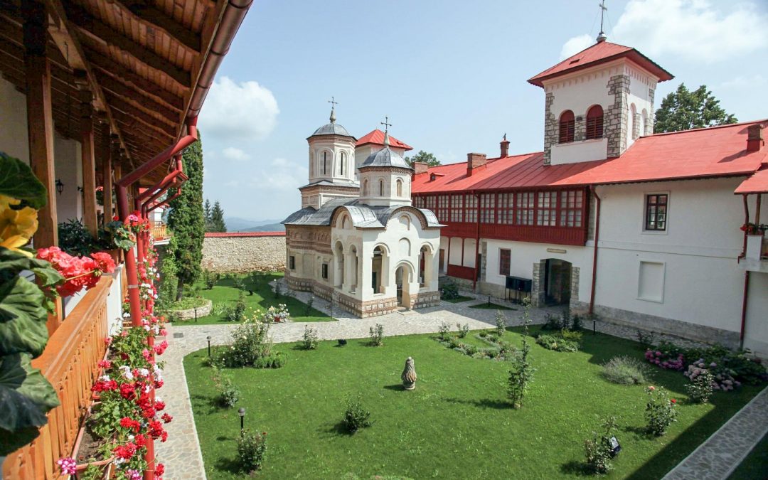 Istoria și legenda Mănăstirii Arnota – cum a scăpat Matei Basarab de  asasinii turci | Turism Istoric