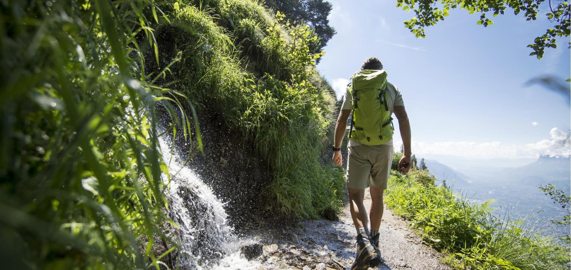 Cele mai bune luni pentru drumeţii montane şi sfaturi importante pentru iubitorii muntelui