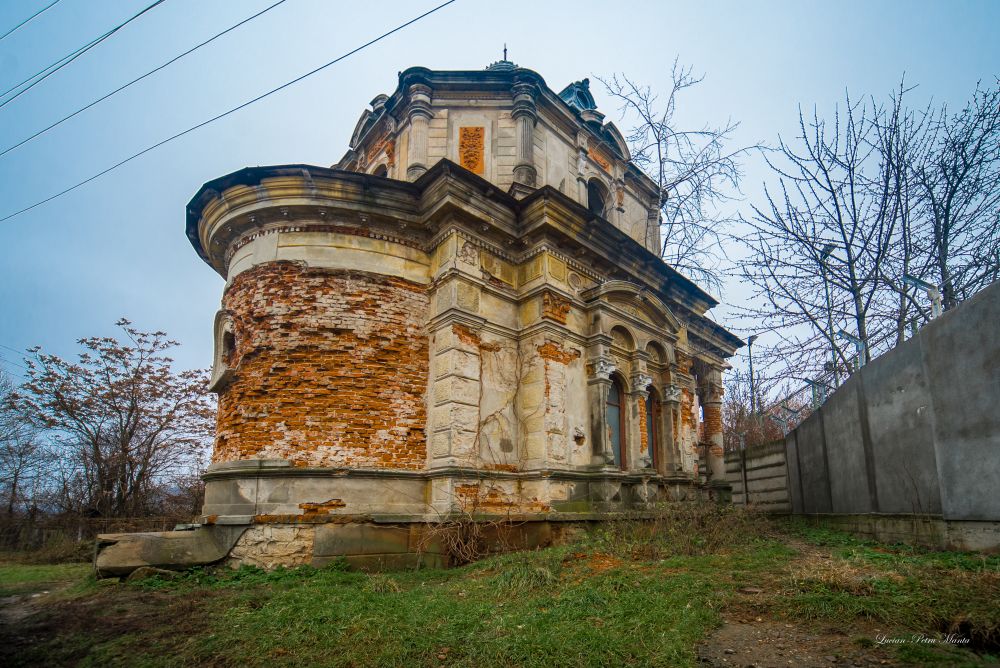 Capela Dumitru V. Hernia își caută identitatea