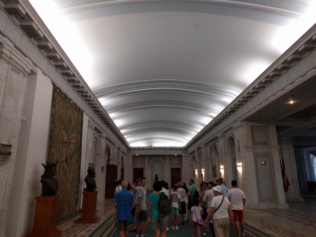 Tur Palatul Parlamentului, foto credit foto @turismistoric