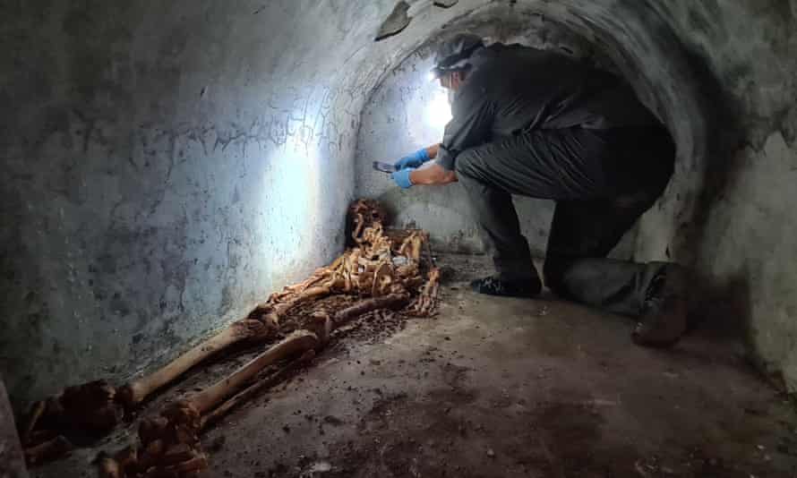 Au fost descoperite rămăşiţele mumificate ale unui bogat magistrat roman, fost sclav
