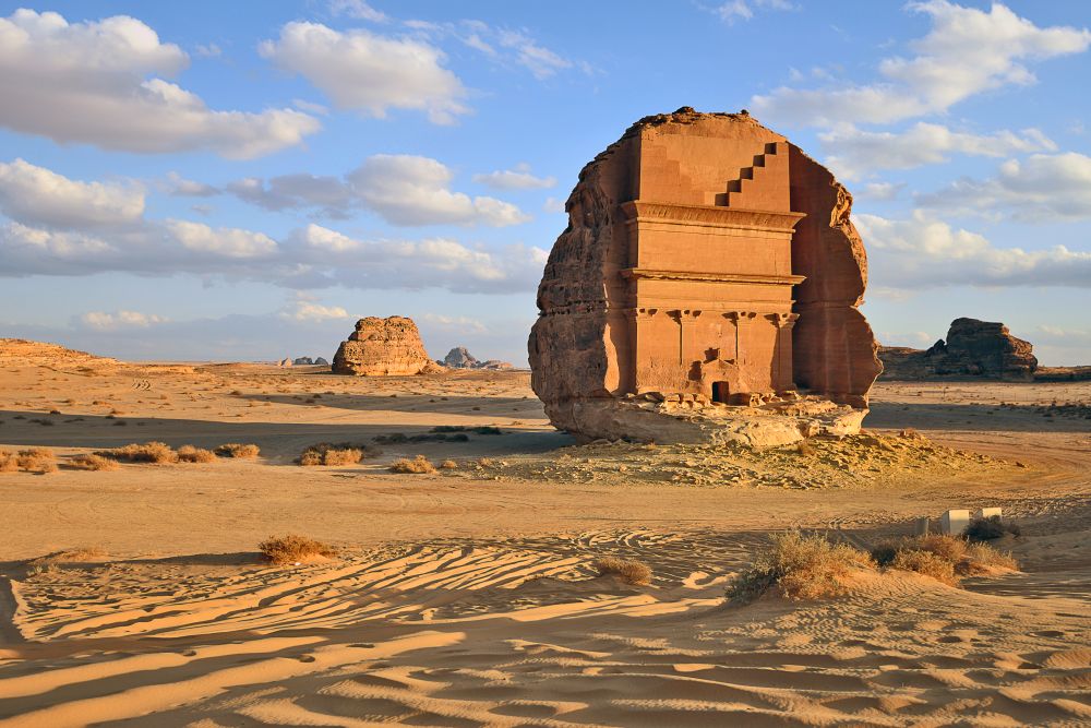 Qasr al Farid – impresionantul mormânt sculptat în stâncă din Arabia Saudită