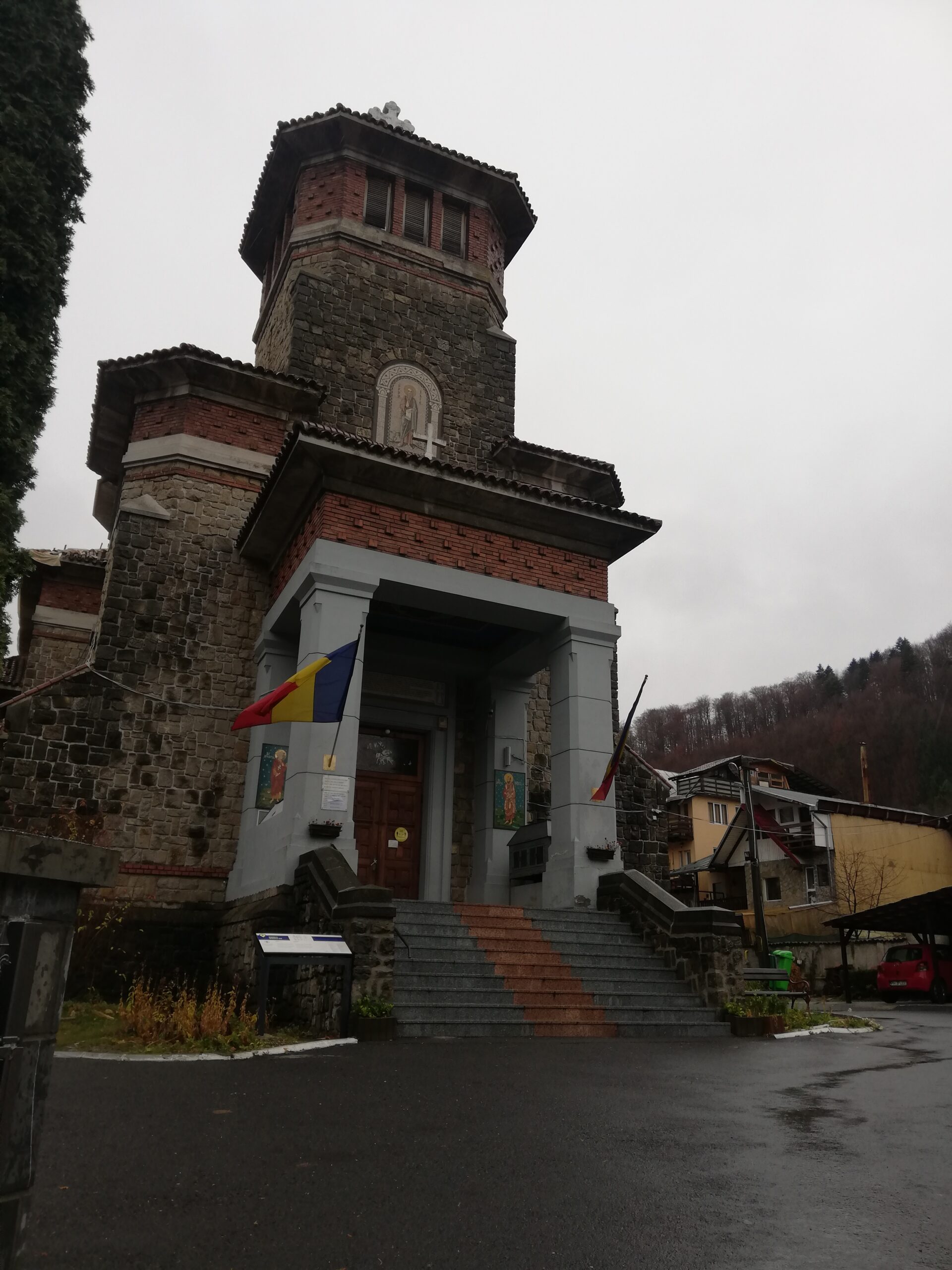 Necunoscuta Biserică din Sinaia – un obiectiv pe care ar trebui să îl vizitați