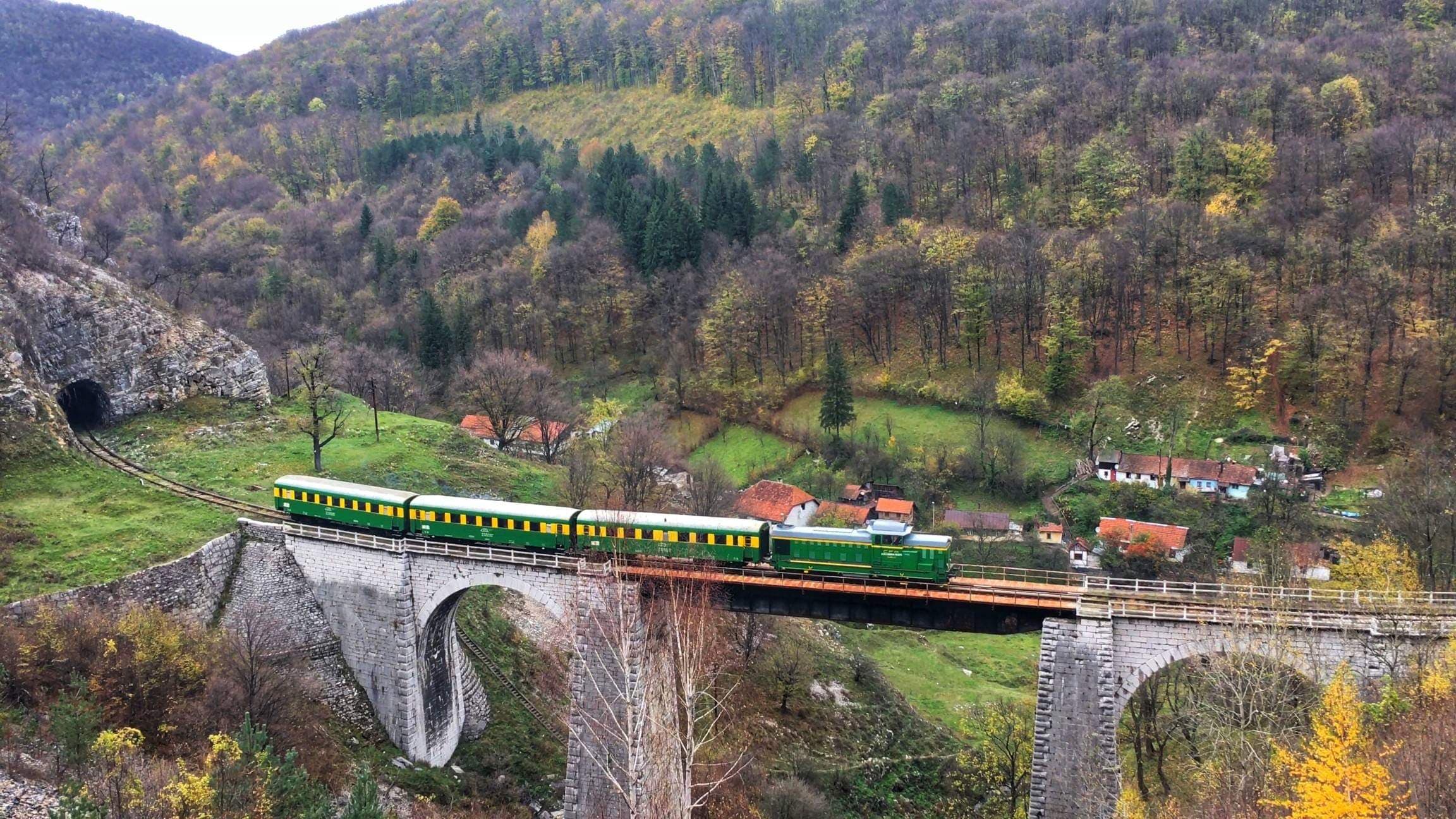 Cea mai spectaculoasă rută de cale ferată din România nu se mai închide în timpul săptămânii