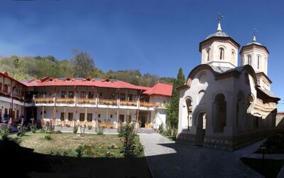 Arnota, mănăstirea denumită Meteora României. De la legende despre Matei Basarab, la legionari și mișcarea anti-comunistă