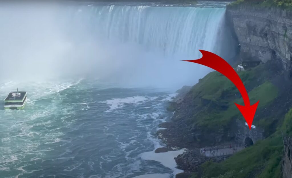 Tunelul misterios de sub cascada Niagara