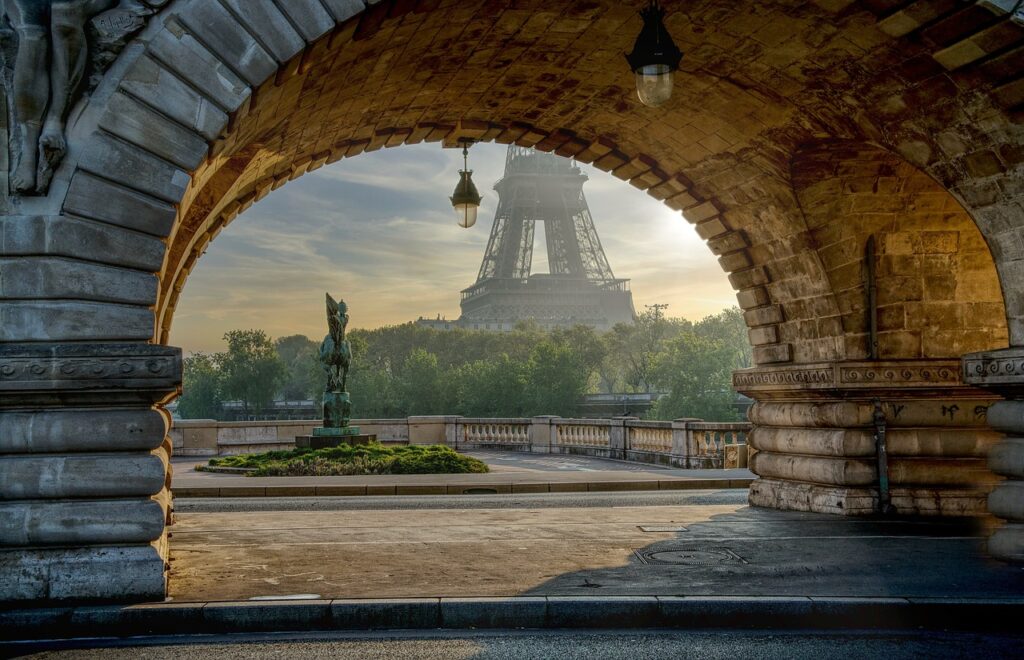 Paris, locul 1 în top 10 orașe destinații turistice în 2022