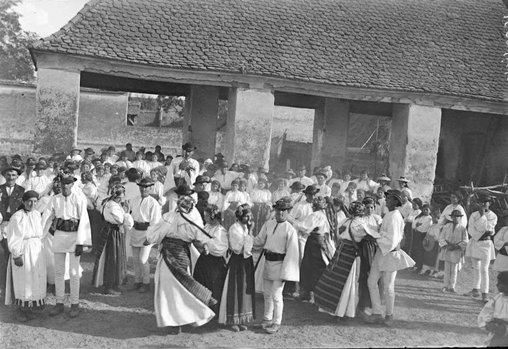 Nunta la români în urmă cu 100 de ani: reguli și tradiții