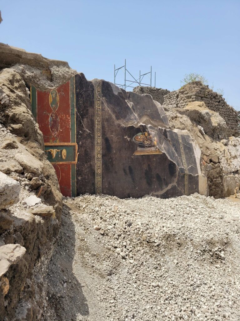 O frescă reprezentând o „pizza”, descoperită la Pompeii (foto: Facebook / Pompeii - Parco Archeologico)