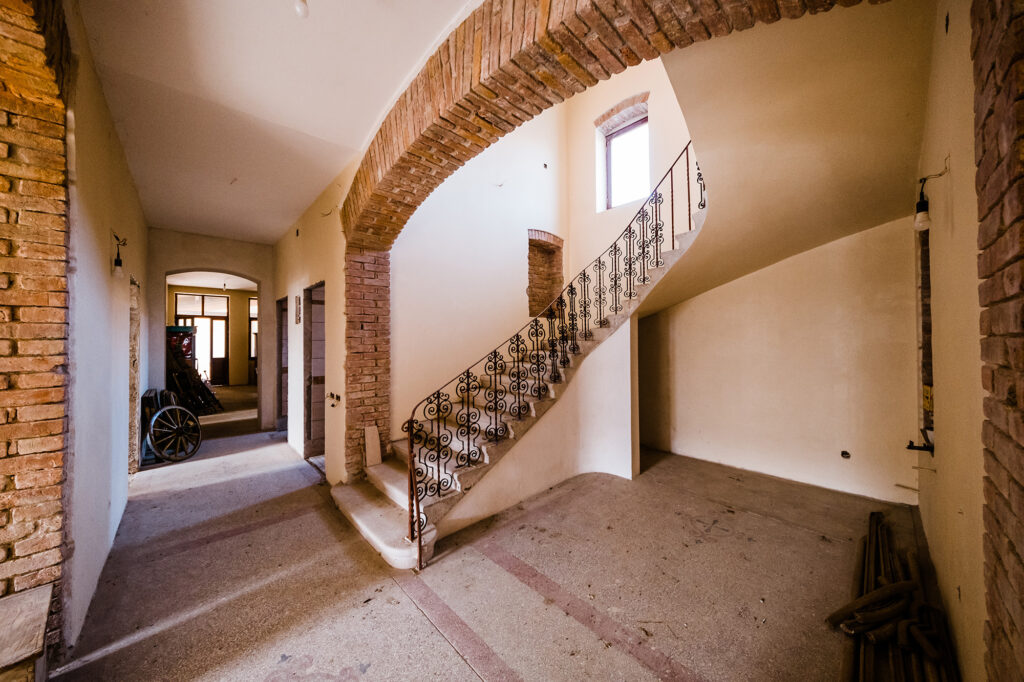 Castelul din Mărginimea Sibiului este scos la vânzare pentru 1,4 milioane de euro (foto: sothebysrealty.ro)