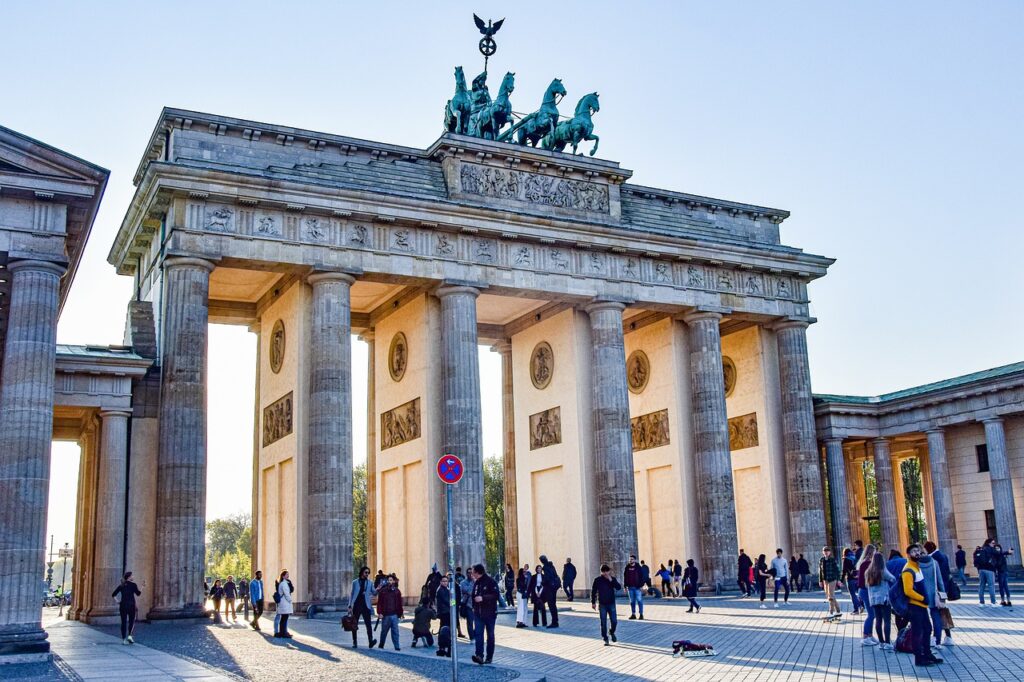 Poarta Brandenburg din Berlin (foto: Nikolaus Bader / Pixabay)