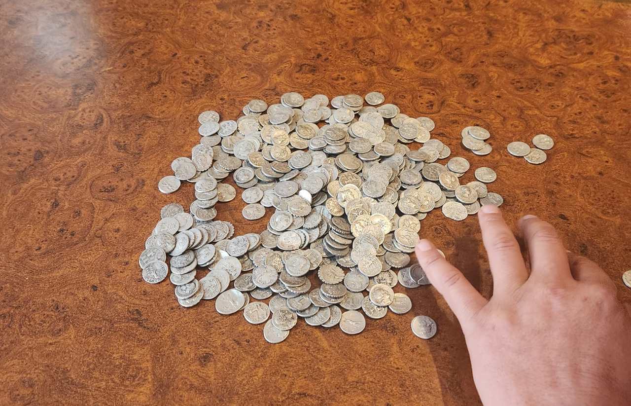 Tezaur datând probabil din perioada Republicii Romane, descoperit în Hunedoara