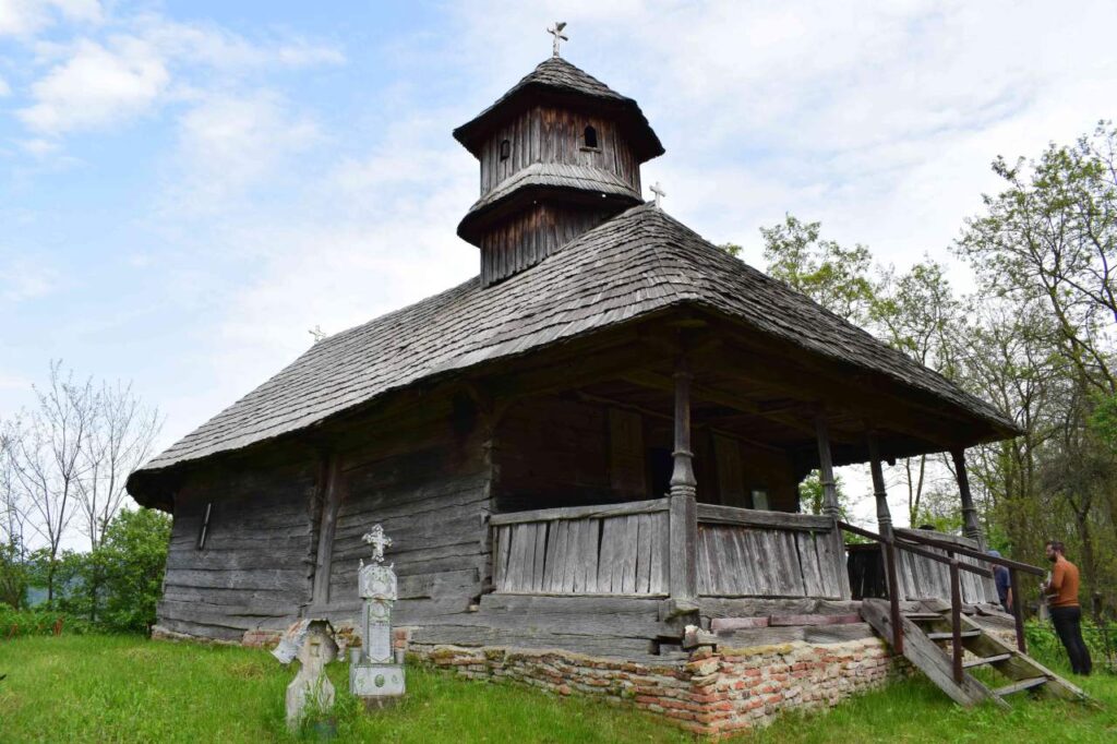 Biserica de lemn „Sf. Voievozi” – Găbrieni (© Institutul Național al Patrimoniului)