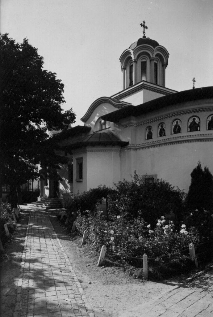 Schitul Darvari (foto: Colecția „Fotografii, cărți poștale și clișee fotografice” a Muzeului Municipiului București)