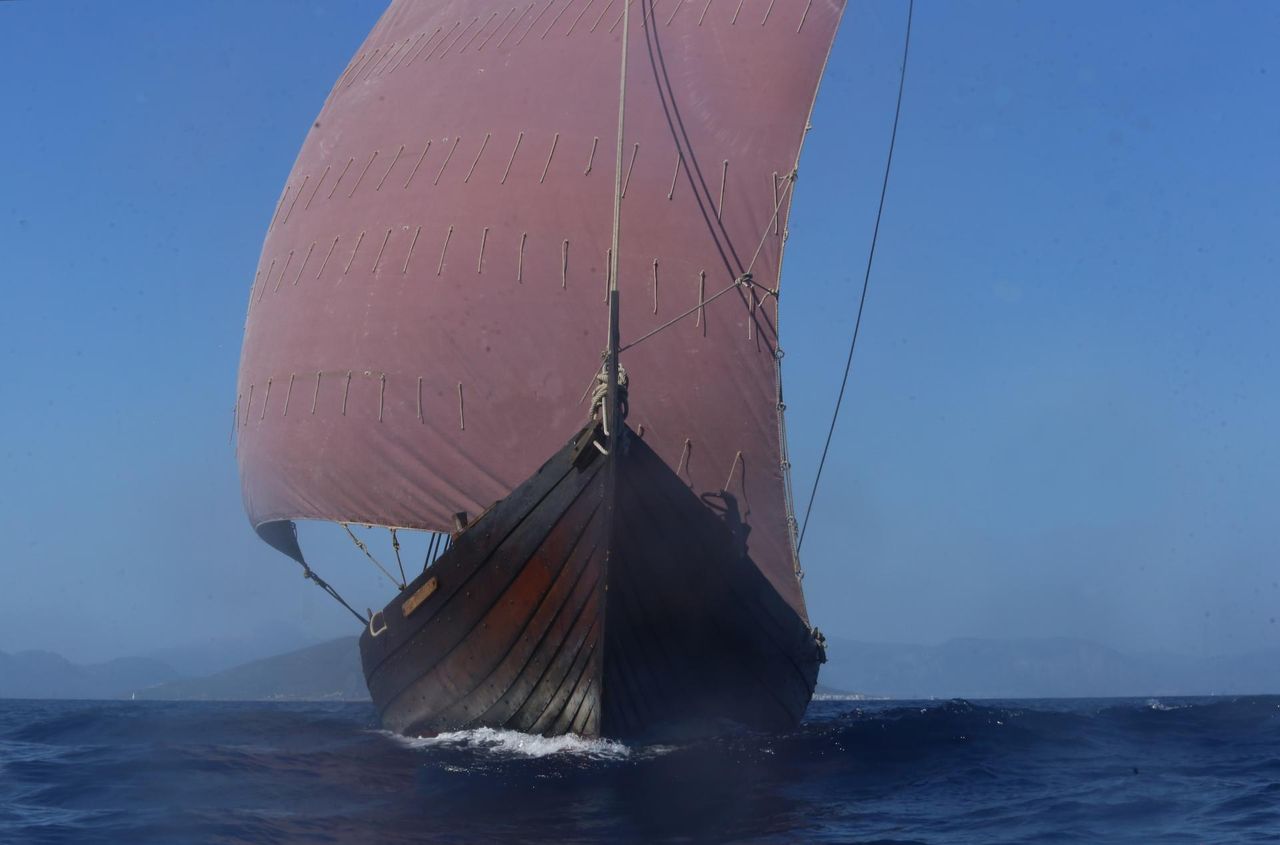 Călătoria fantastică a unui vas viking din zilele noastre