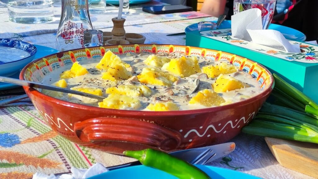 Punct Gastronomic local Tiha Bargaului foto Turism Istoric