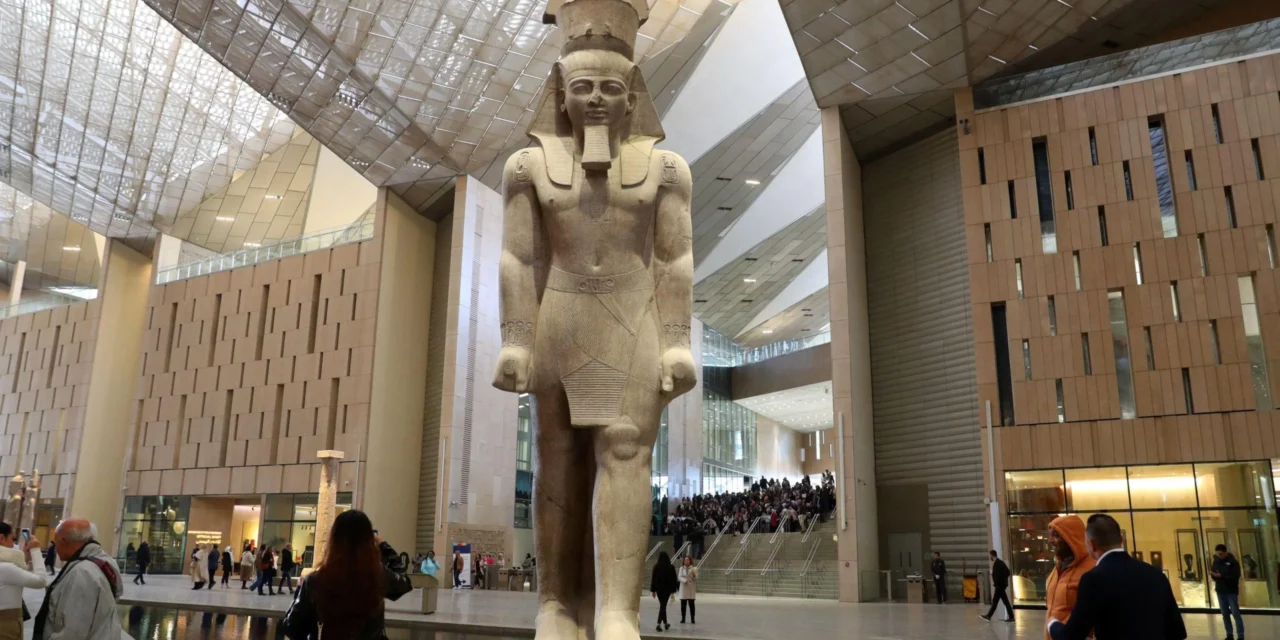 11 ani întârziere: Marele Muzeu Egiptean din Giza permite intrarea parțială a turiștilor
