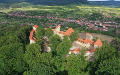 Cetatea Saschiz se redeschide. Se spune că dacă o saluți, o fecioară zidită îți răspunde