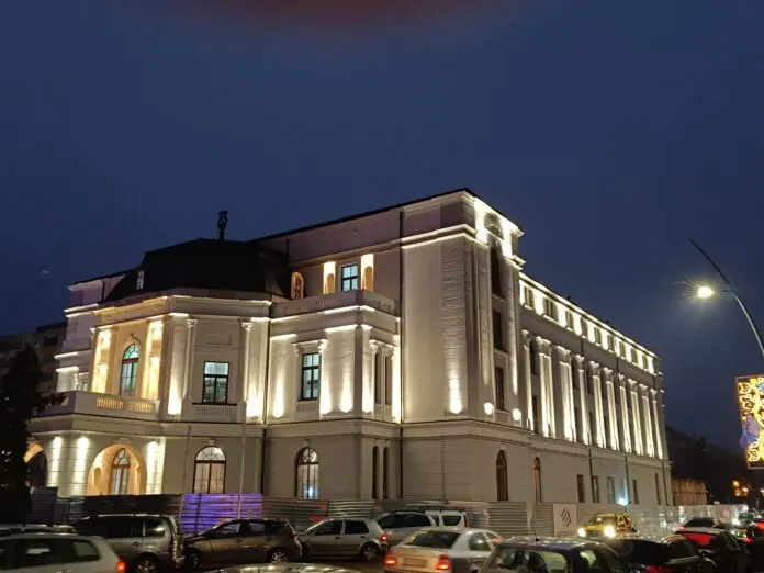 Teatrul Mihai Eminescu din Botoșani, redeschis după o reabilitare care a durat peste 10 ani