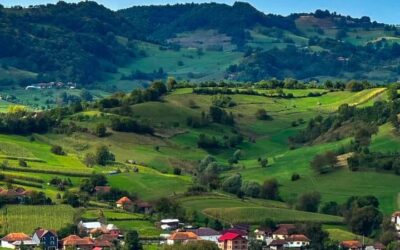 Unul dintre cele mai mari sate din lume se află în România. Este de o frumusețe uimitoare și ascunde 400 de peșteri