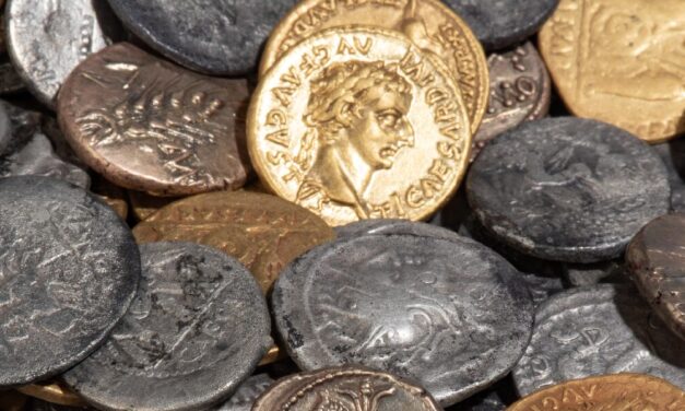 Un tezaur ce cuprinde peste 400 de monede din aur şi argint din epoca romană, descoperit în Ţările de Jos