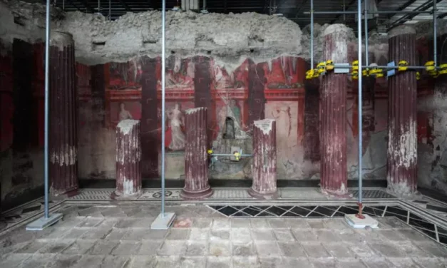 Fresce excepționale, dezgropate la Pompei. Friza, care datează din secolul I î. Hr., oferă o privire rară asupra misterelor lumii antice