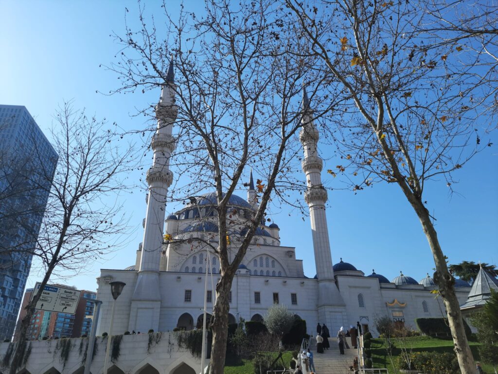 Moscheea Namazgah, Tirana - Albania sursă foto Tudor Sprînceană