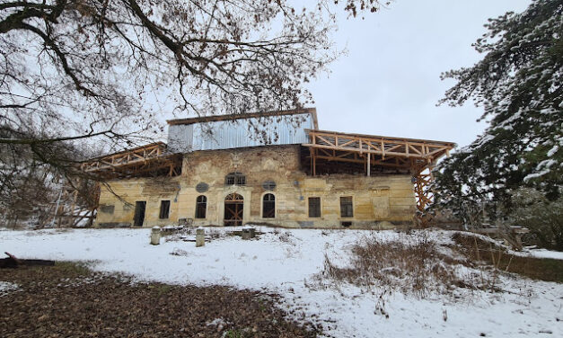 Castelul Teleki din Comlod intră în reabilitare cu fonduri europene