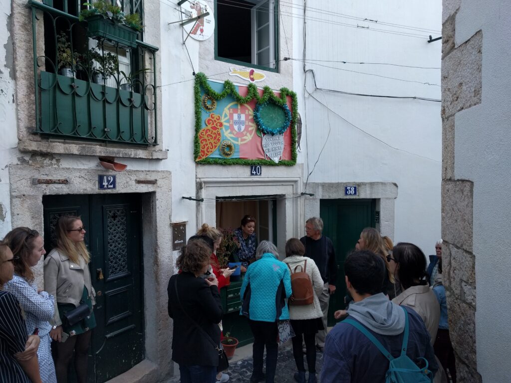 Lisabona, giginia servita la o fereastra, credit foto @turismistoric