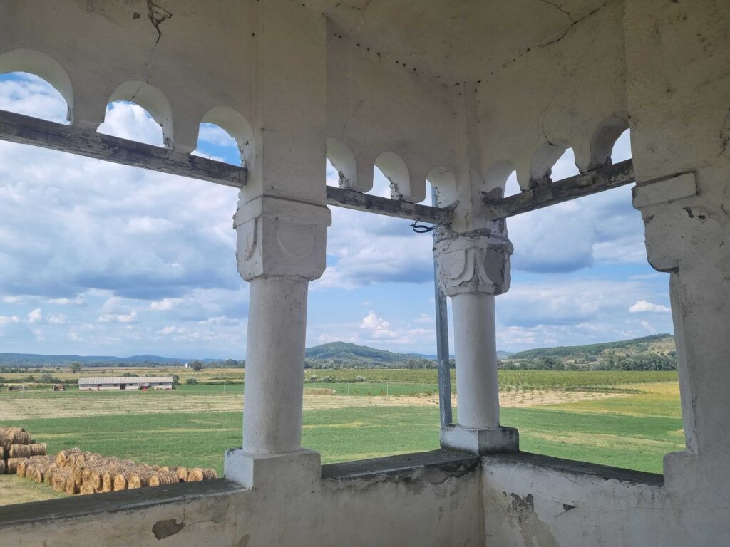 Cula Zătreanu din Oltenia foto România Atractiva