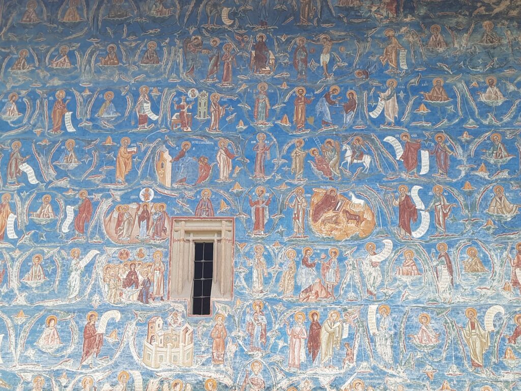 Albastru de Voroneț, Manastirea Voronet, credit foto Tudor Sprînceană