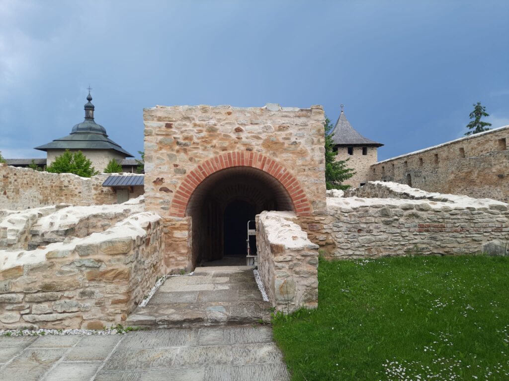 Catacombe la Probota, Foto Tudor Sprînceană